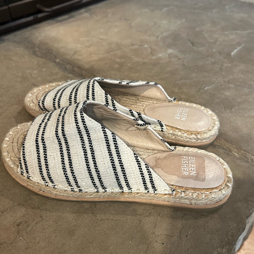 Eileen Fisher Cream and Black Espadrille Slip on Sandals Striped Design Size 6